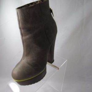 Betsey Johnson Size 7 M Olive Leather Bootie Shoes
